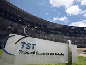 concursi-tst-300x225 TST abre inscrições de concurso com 52 vagas e remunerações de até R$ 10,4 mil