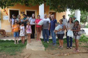 lorena-visita-_-003-300x200-300x200 Prefeita de Monteiro visita comunidades rurais para ouvir pleitos dos moradores e distribui chocolates