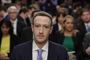 dono-do-facebook-300x200 Senador pressiona Zuckerberg em depoimento e o acusa de negligência