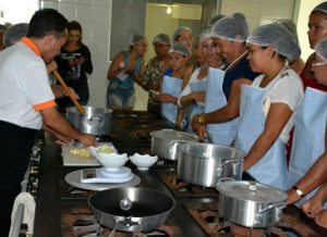 timthumb-3-2-300x218 Curso de Gastronomia é iniciado em Monteiro
