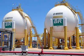 download-1 Petrobras aumenta preço da gasolina em 2,25% nas refinarias