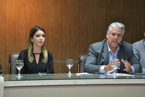 cajo-menezes-e-ana-lorena-300x200 Vereador Cajó solicita 500 cisternas junto ao Ministério da Integração