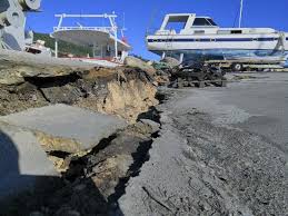 download-6 Moradores de ilha grega passam a madrugada na rua após terremoto