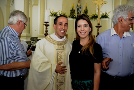 Acolhimento-Igreja-Nossa-Senhora-das-Dores01-520x347 Prefeita Anna Lorena participa de solenidade de acolhimento do novo Pároco de Monteiro