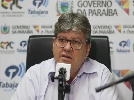 joao-azevedo-no-programa-fala-governador_foto-francisco-franca-1-507x380 Governador anuncia data de pagamento dos servidores estaduais
