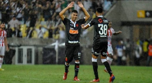 Vasco-vence-Bangu-520x284 Vasco vence Bangu com novo gol de T. Reis e pega Fla na final da Taça Rio