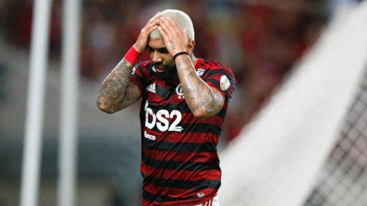 A-520x292 Mesmo com Maracanã lotado, Flamengo perde para o Peñarol com gol no final