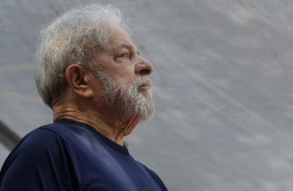 Luiz-Inacio-Lula-oas-599x390 Justiça manda OAS dar a Lula valor pago por imóvel em prédio do tríplex
