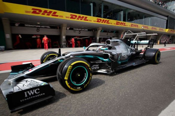f1-china-585x390 Pirelli destaca estratégias mais rápidas para o GP da China de 2019