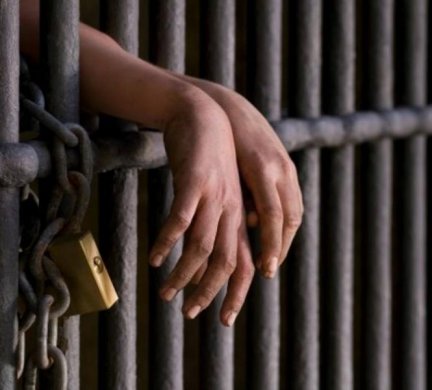 CADEIA-432x390 Dupla é detida após tentar pular muro da Cadeia de Sumé com drogas e celulares