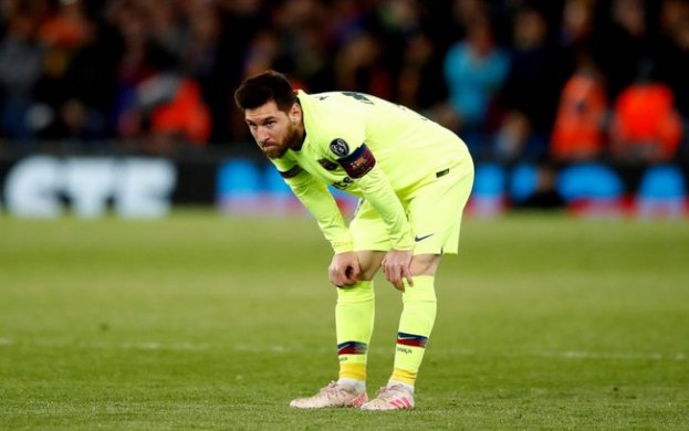 MERCI-623x390 Acabou a paz! Messi discute com torcedores do Barcelona e precisa ser contido