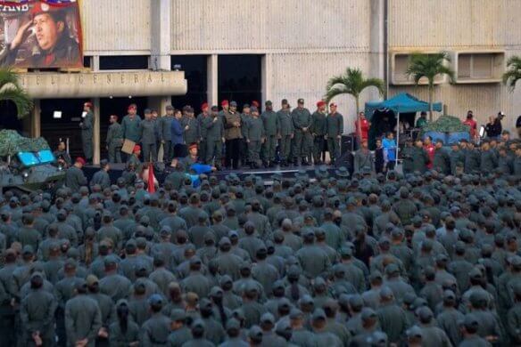maduro-marcha-584x390 Queda de helicóptero mata sete militares na Venezuela
