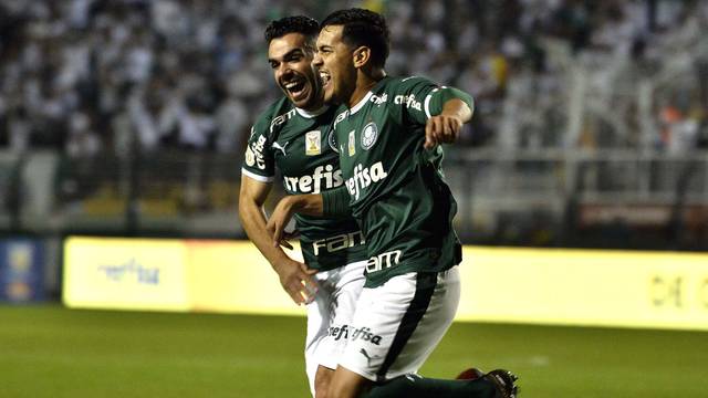 rib2933 Palmeiras se impõe, goleia Santos no Pacaembu