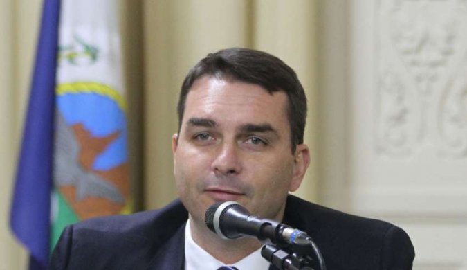 FLAVIO-675x390 Toffoli atende Flávio Bolsonaro e suspende inquérito sobre Coaf
