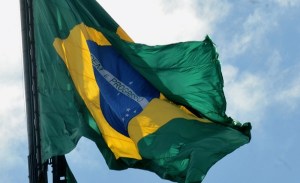 bandeira-do-brasil Brasil fecha primeiro dia em campeonato com medalhas na Itália