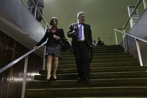 garotinho-585x390 MP prende Garotinho e Rosinha, ex-governadores do Rio