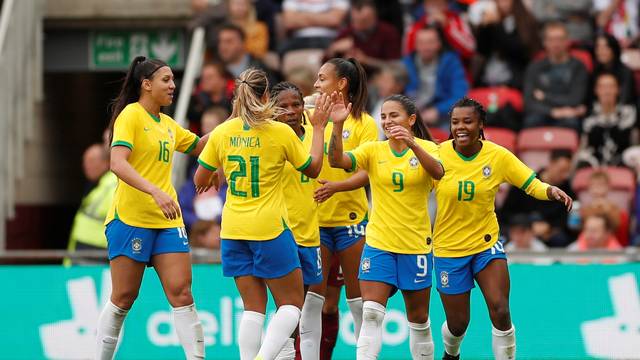 2019-10-05t132252z_957431951_rc17db097b60_rtrmadp_3_soccer-friendly-eng-bra-report Debinha marca duas vezes, e Brasil vence a Inglaterra pela primeira vez na história