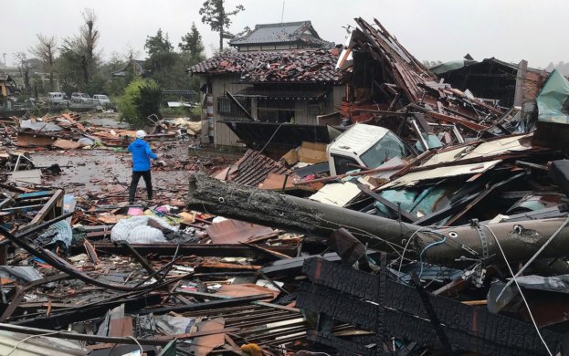 destroi-623x390 Passagem de tufão no Japão deixa 24 mortos