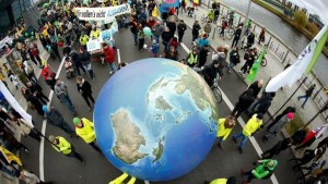 size_810_16_9_protesto-em-berlim-pelo-clima-300x169 Manifestações pelo mundo põem pressão na Cúpula de Paris