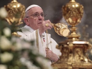 natal-vaticano-papa-missa-0-300x225 Em mensagem de Natal, papa pede retorno aos valores essenciais da vida