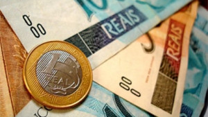 salario-minimo-2-300x169 Dilma fixa em R$ 880 valor do salário mínimo a partir de 1º de janeiro