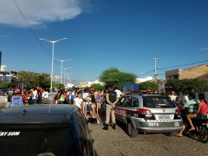12483343_10205886241858329_671979276_n-300x225 Colisão entre motos deixa três pessoas feridas no centro de Monteiro