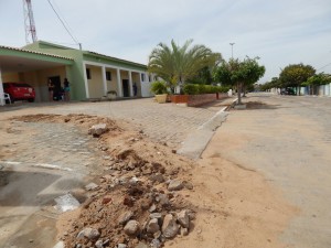 20160125153337-300x225 Mato, lixo e esgotos a céu aberto mostram descaso da Gestão do Prefeito Junior Nobrega no município da Prata, no Cariri