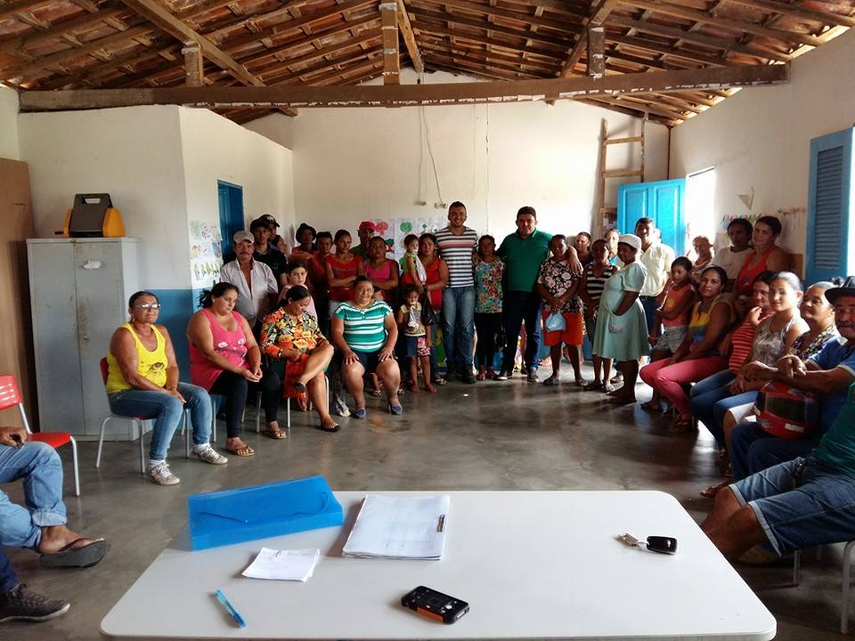 celio-b Famílias de São João do Tigre são  beneficiadas com  Programa do Leite