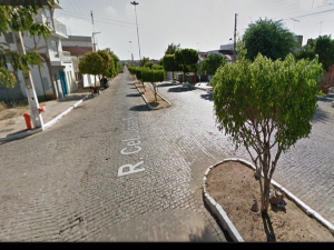 rUA-CENTRO-DE-moNTEIRO-300x225 Em Monteiro: Acidente entre carro e moto deixa vítima com escoriações