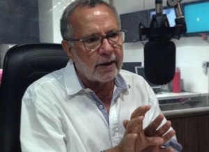timthumb-6-300x218 Carlos Batinga cumpre extensa agenda de entrevistas em João Pessoa