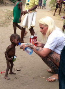 NigerianChildren1-219x300 A tocante recuperação de uma das crianças abandonadas na Nigéria por ser considerada “bruxa”