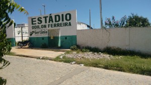 b30d61b20b5ed4ec45d3d69a105e25ab-300x169 Em Sertânia: Desportistas denunciam abandono do Estádio Odilon Ferreira pelo Prefeito Guga Lins