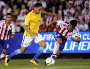 brasil-paraguai-ricardo-oliveira-efe-300x229 Seleção busca empate no fim e evita fiasco contra o Paraguai