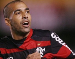 emerson-sheik-310x245-300x237 Flamengo supera temporal e vence Madureira com gol de pênalti