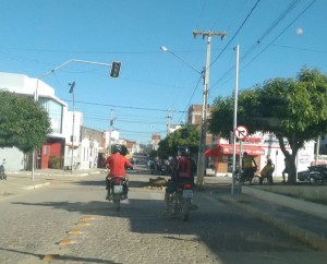 farol-monteiro-300x242 Dupla armada rouba celular de estudante em Monteiro