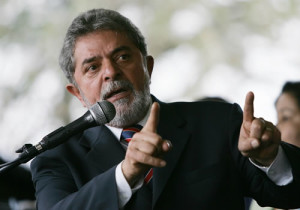 presidente-lula-300x210 Juiz federal do DF suspende posse de Lula na Casa Civil