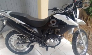 thumbs-4-300x181 Moto roubada na cidade de Caruaru e recuperada no bairro do Alto São Vicente em Monteiro