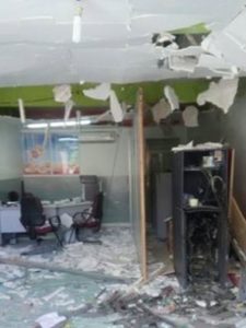 13254079_1750219491921983_8847037446274280105_n-225x300 Grupo explode caixa eletrônico em posto bancário em Arara, na Paraíba