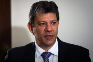 15316733-300x200 Lula admite que PT não tem alternativas para 2018