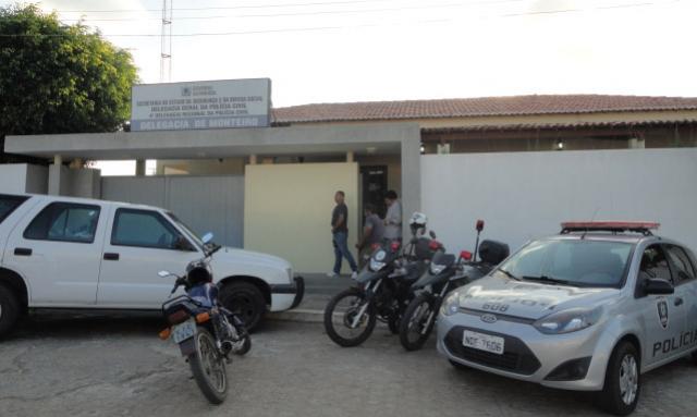 14062016090646 ROTAM apreende drogas e motocicleta com chassi e motor adulterados em Monteiro
