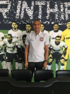 5766c6b67e676-225x300 Corinthians anuncia Cristóvão Borges como novo técnico