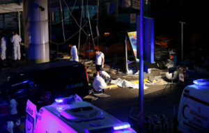 619007-940x600-1-300x191 Atentado com bombas deixa ao menos 36 mortos no aeroporto de Istambul