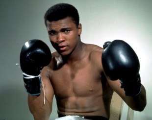 Ali Muhammad Ali, lenda eternizada do boxe, morre aos 74 anos