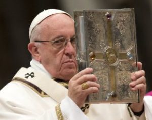 Papa-310x245-300x237 Papa rejeita doação em dinheiro de Macri que continha número 666