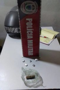 droga-presa-203x300 Exclusivo: Jovens são presos com drogas em Monteiro
