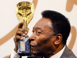 jules-rimet-300x225 Leilão coloca mais de 2000 itens de Pelé a venda em Londres