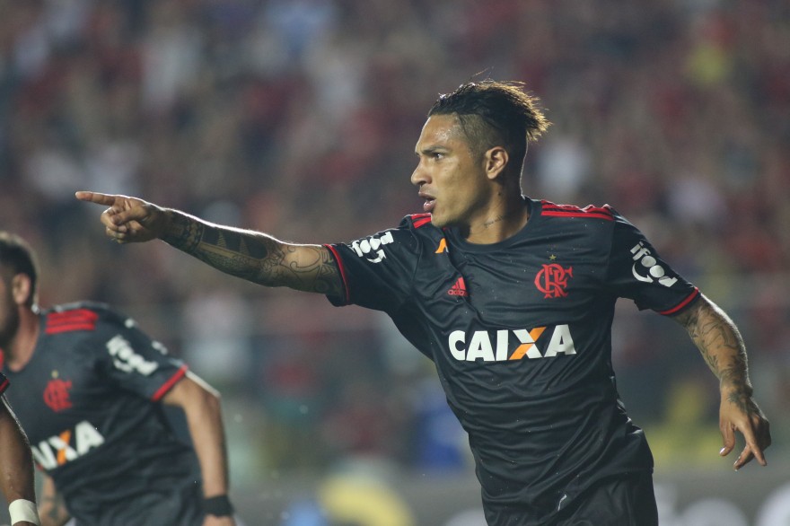 20160725222945_0 Flamengo vence e se aproxima do G-4