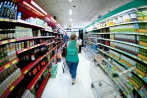 supermercados_dia_8-300x201 Alimentos sobem menos e aliviam inflação do IPC