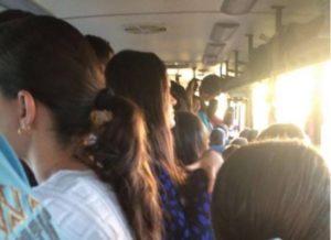 timthumb-13-1-300x218 Estudantes denunciam descaso e superlotação no transporte universitário, no Cariri