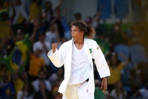 014eb25036df17123198-300x200 Judoca Rafaela Silva ganha primeira medalha de ouro para o Brasil